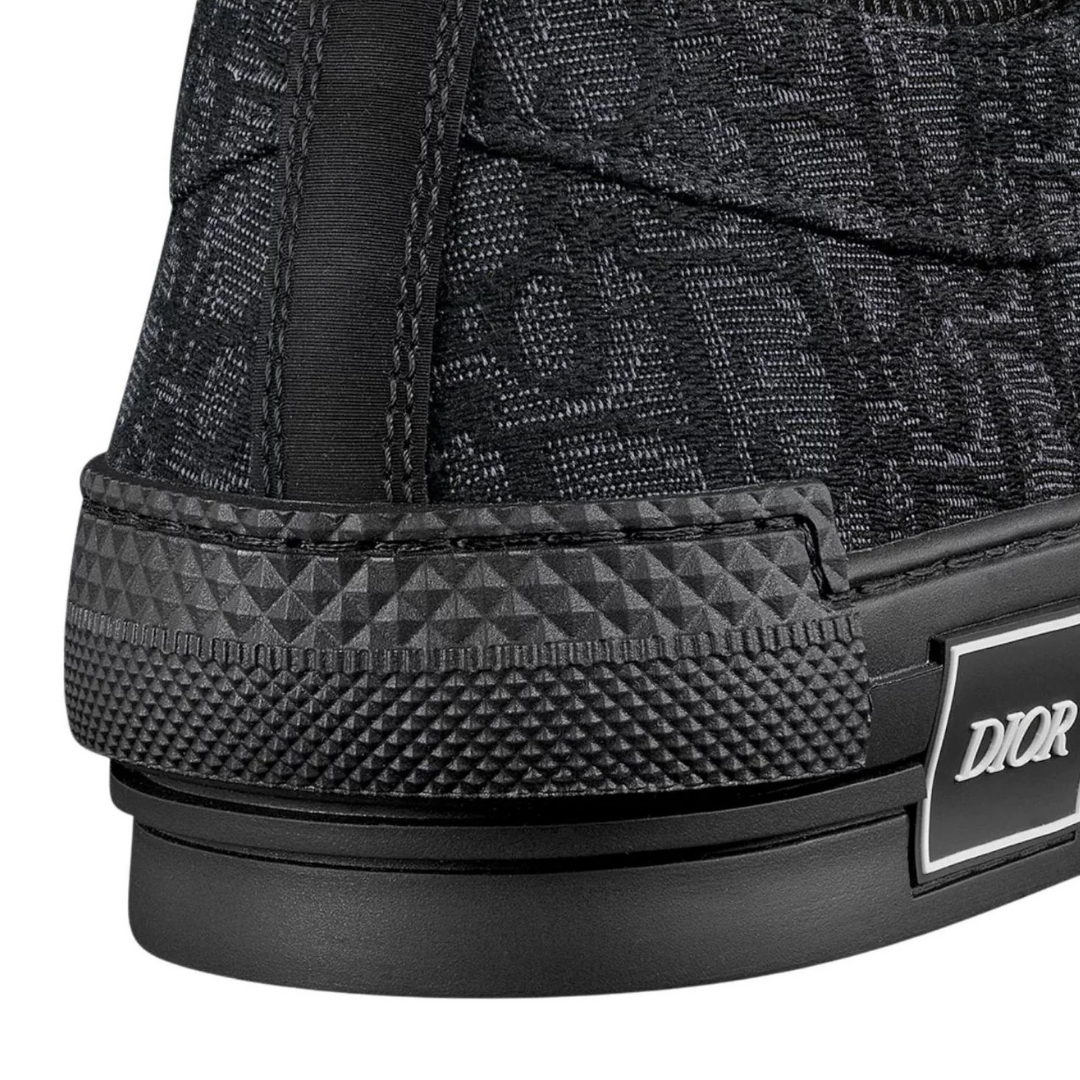 B23 Low Oblique Black