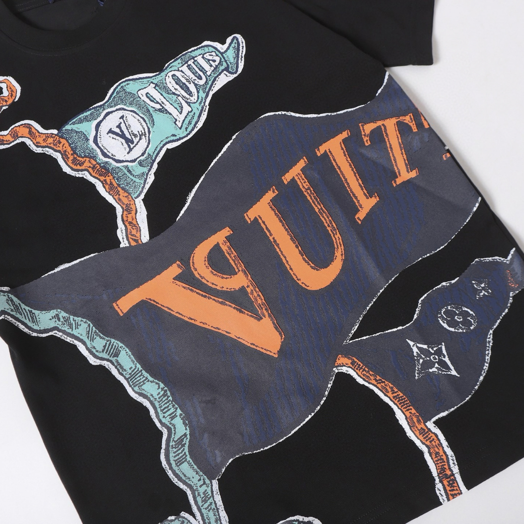Lv Graphic T-shirt