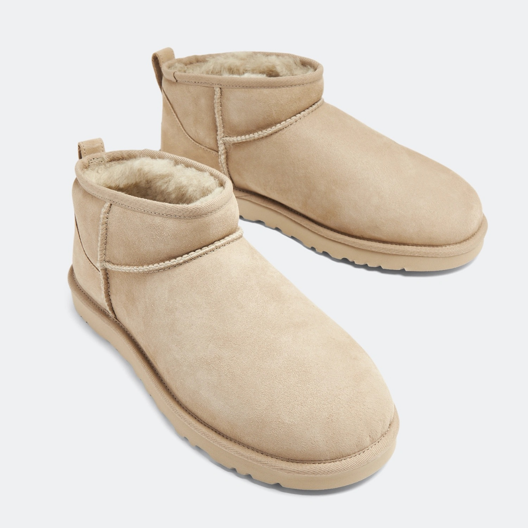 WMNS Classic Ultra Mini boots