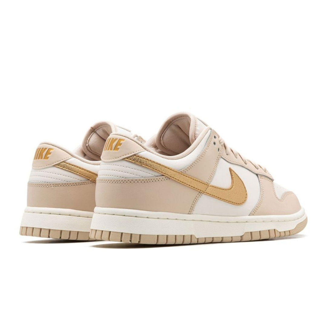 Dunk Low « Phantom Metallic Gold »
