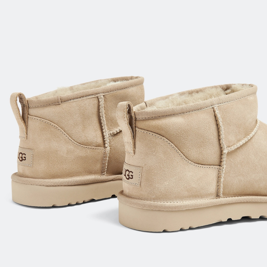 WMNS Classic Ultra Mini boots