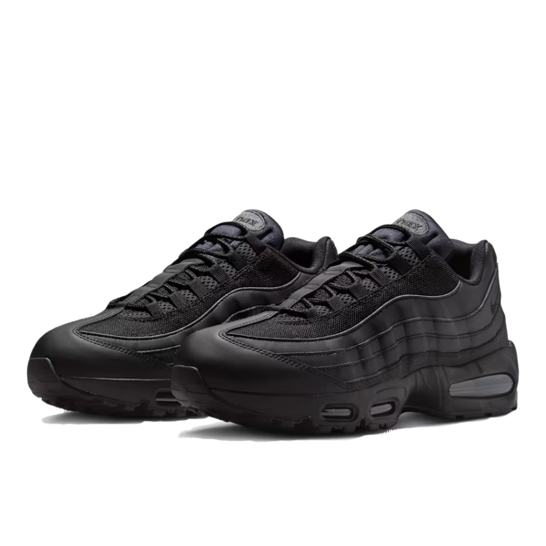M95 "Triple Black"