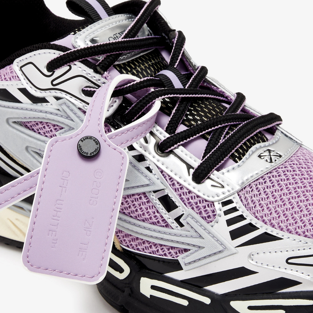 Off "Be Right Back" Black Pink