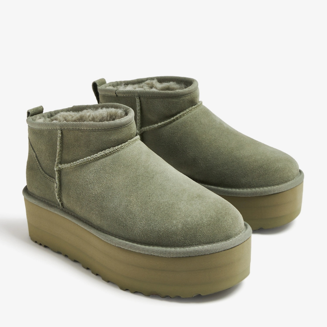 WMNS Classic Ultra Mini Platform boots