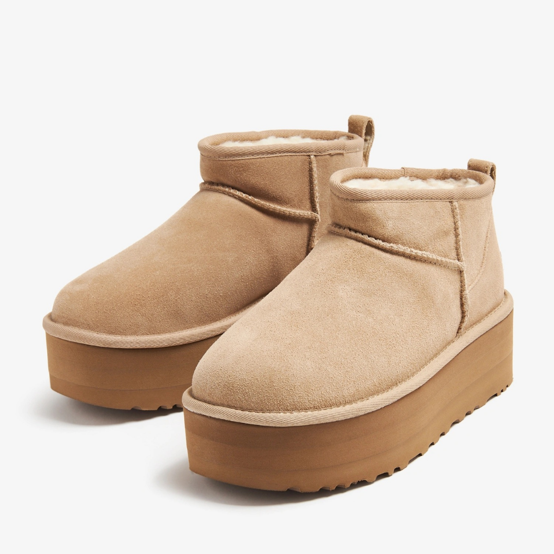 WMNS Classic Ultra Mini Platform boots