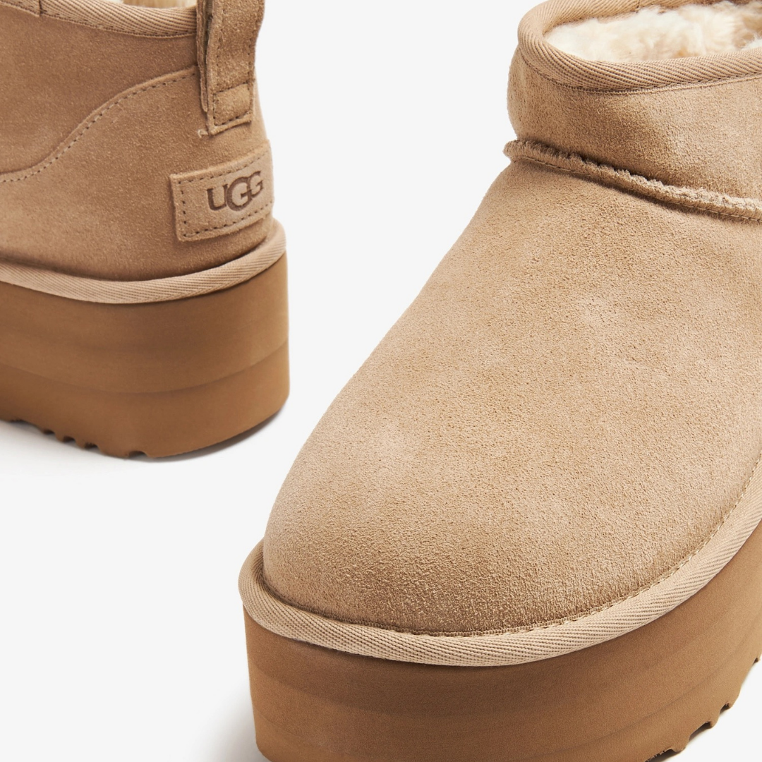 WMNS Classic Ultra Mini Platform boots