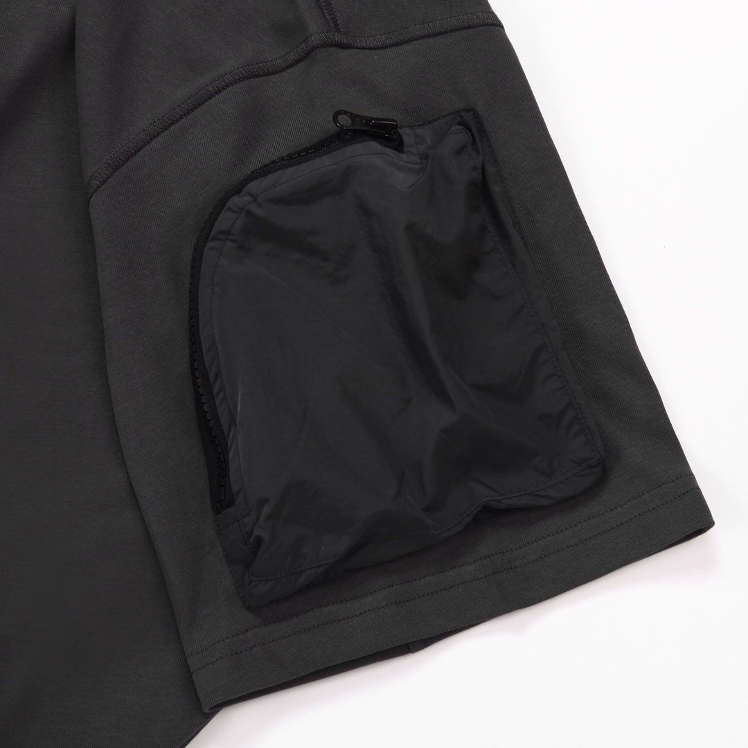 Polychromatic T-shirt